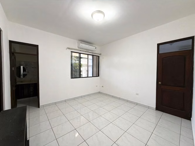  CASA AMPLIA EN RENTA EN LOMAS DEL VALLE – A 2 MIN DE GALERÍAS SANTO DOMINGO - Imagen 5