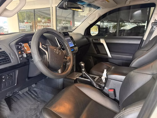 Toyota Prado TXL año 2022