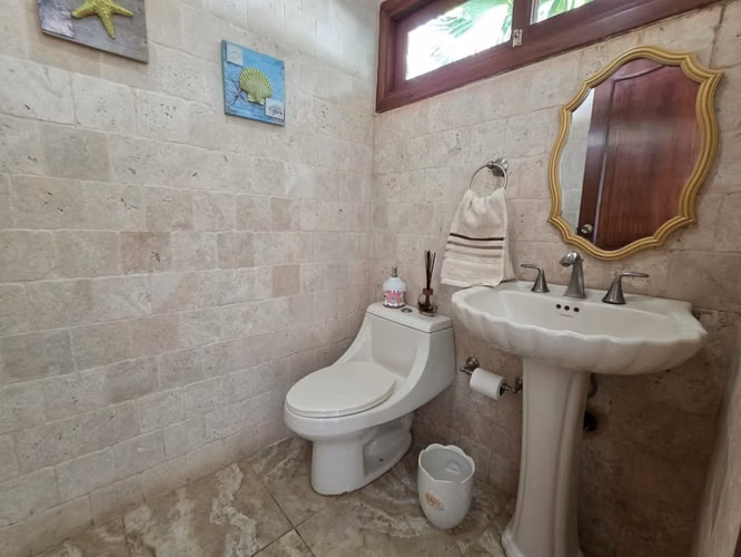 Casa en Venta en Las Colinas | Amplio Terreno 1,500 vrs² | Seguridad + Naturaleza - Imagen 15