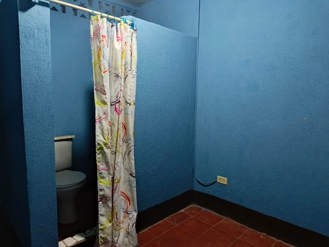 SE VENDE PROPIEDAD EN MANAGUA, SOBRE PISTA DE MEMORIAL SANDINO.