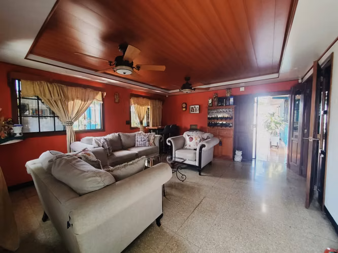 Vendo hermosa casa en Bello Horizonte