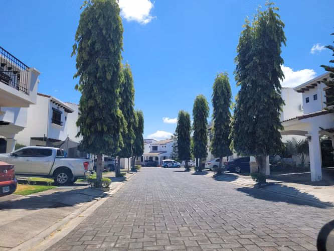 Bonita casa en renta en Carretera a Masaya. - Imagen 7