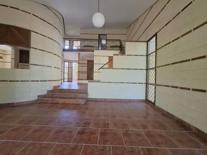 Venta de casa en Villa Fontana Sur Managua