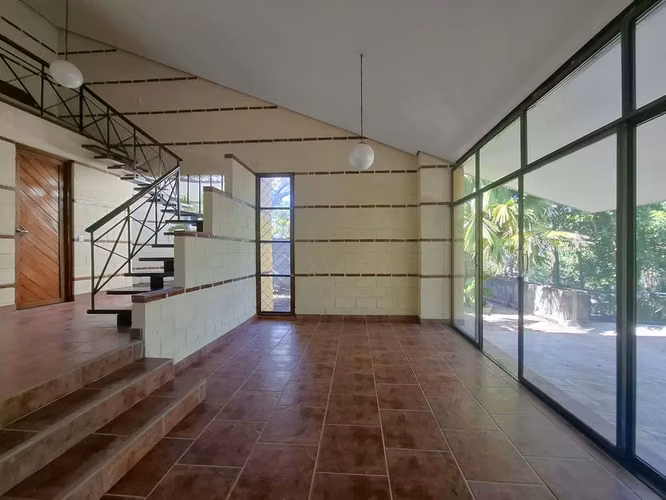 Venta de casa en Villa Fontana Sur Managua