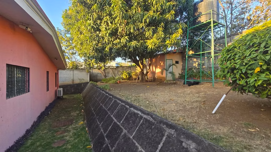 Venta de casa en Villa Fontana Sur Managua