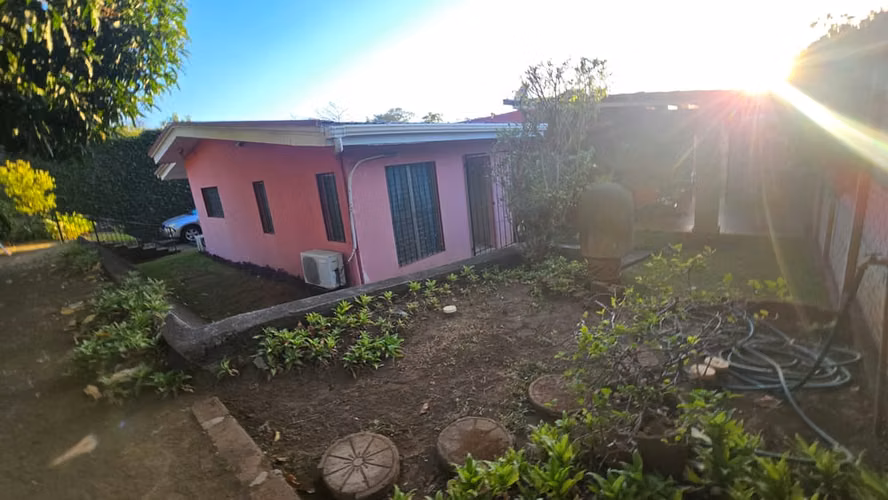 Venta de casa en Villa Fontana Sur Managua