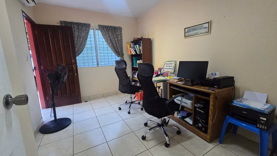Venta de casa en Villa Fontana Sur Managua
