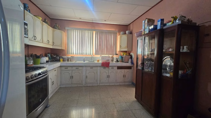 Venta de casa en Villa Fontana Sur Managua