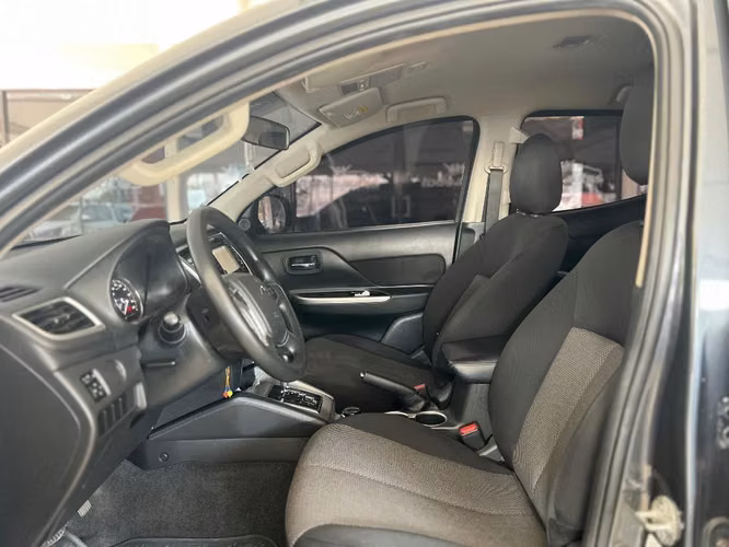 Mitsubishi L200 año 2024 - Imagen 3