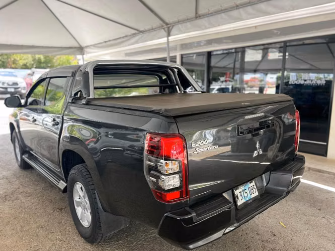Mitsubishi L200 año 2024 - Imagen 2