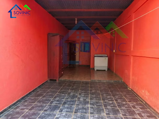 se vende casa cerca del Mayoreo: Casa en Laureles Norte