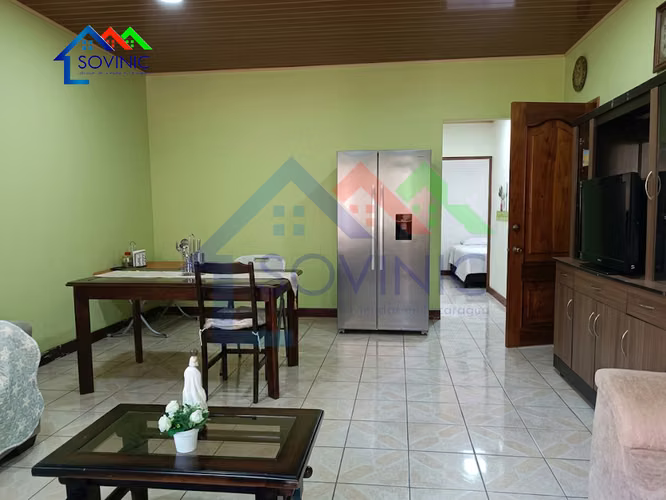 se vende casa cerca del Mayoreo: Casa en Laureles Norte