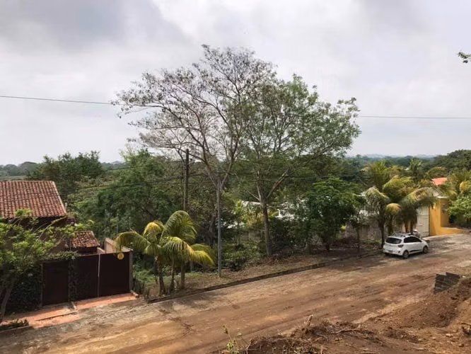¡Terreno Exclusivo en Villa Fontana! - Imagen 3