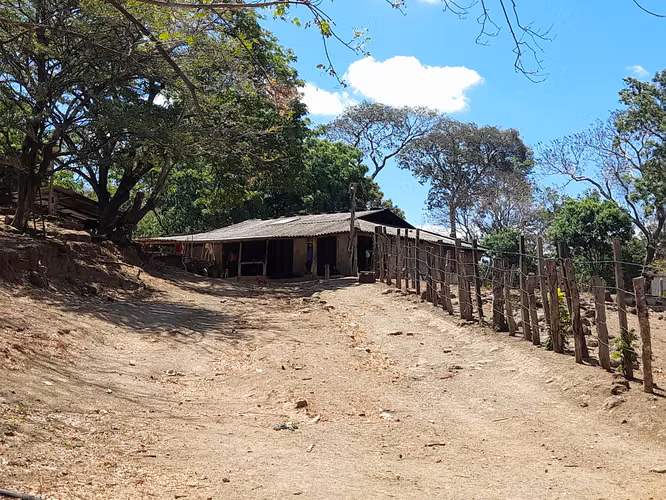SE VENDE FINCA GANADERA DE 390 MANZANAS.