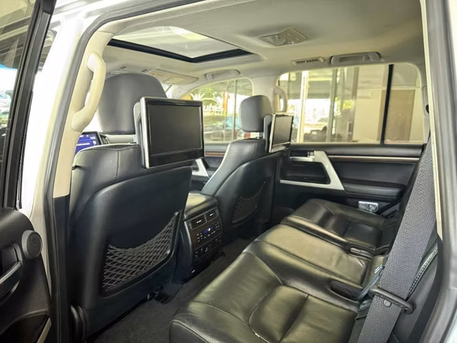 Toyota Land Cruiser VX V8 año 2017