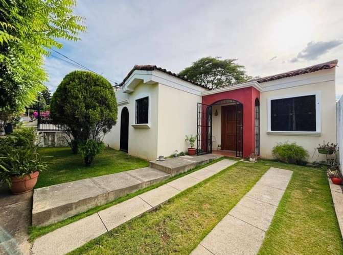 Oportunidad de renta en villas  de San angel - Imagen 6