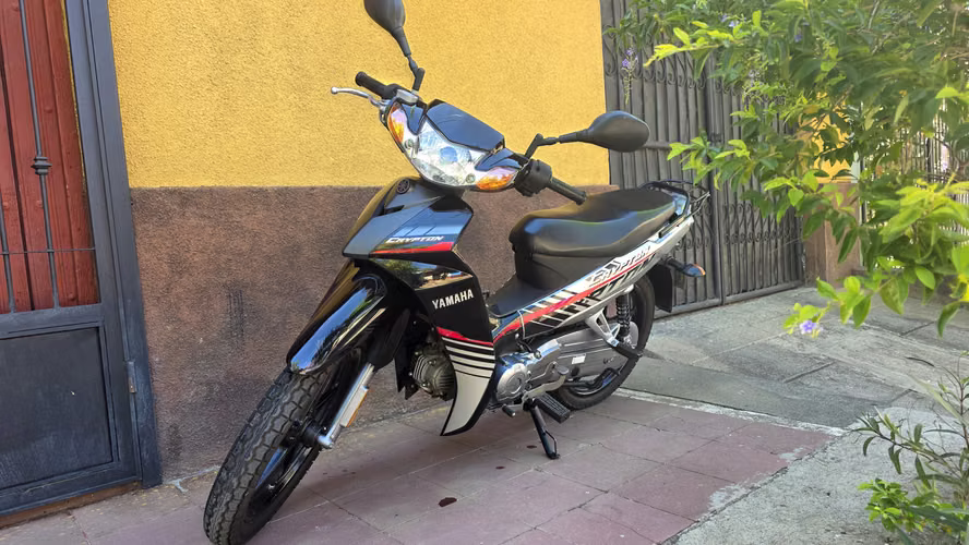 SE VENDE MOTO - Imagen 2
