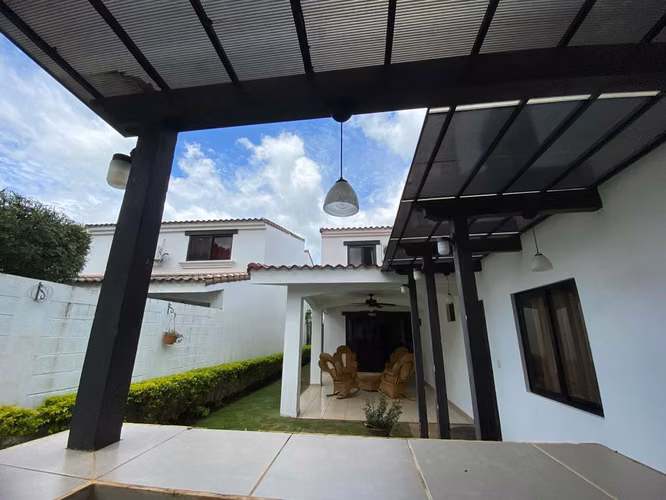AP-Vendo casa en Carretera Masaya km 13