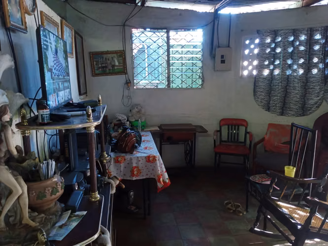 AB-Selling House in Garden City