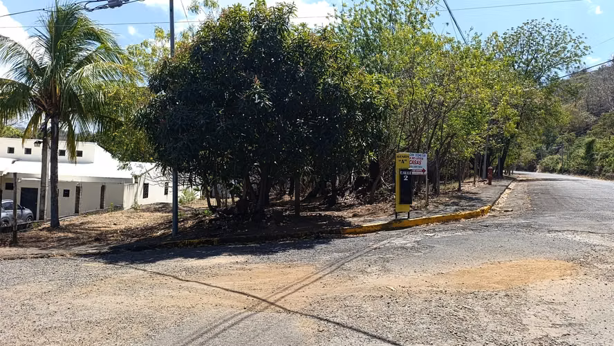 Vendo Lindo Lote Esquinero en Ticomo Sur. Managua.