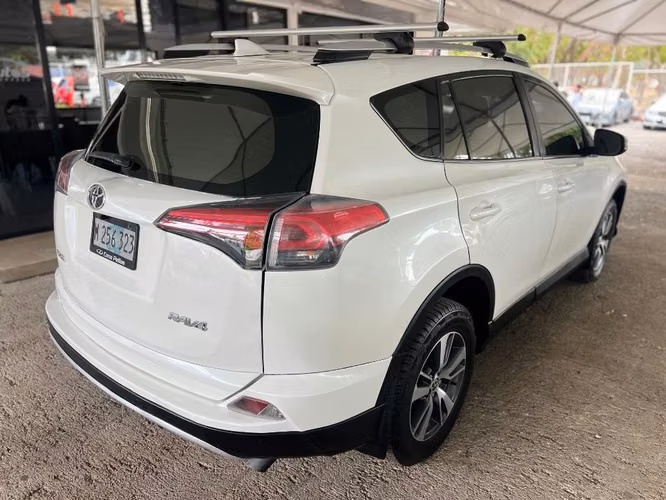 Toyota RAV4 año 2016 - Imagen 3