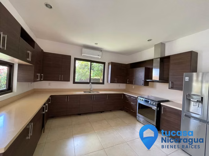 Rento Casa Moderna en Lomas de Santa Lucía – 3 Habitaciones | Piscina - Imagen 11