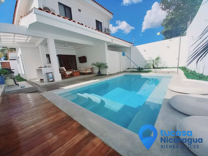Se Renta Casa Estilo Townhouse en Las Colinas – 3 Habitaciones | Piscina Privada