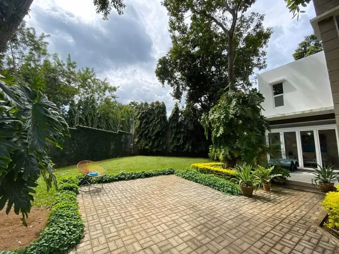 Vendo casa en balcones se Santo Domingo