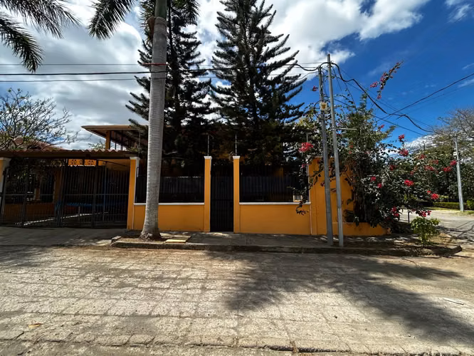 Moderna y Amplia Residencia en Venta | Km 13 Carretera a Masaya - Imagen 6