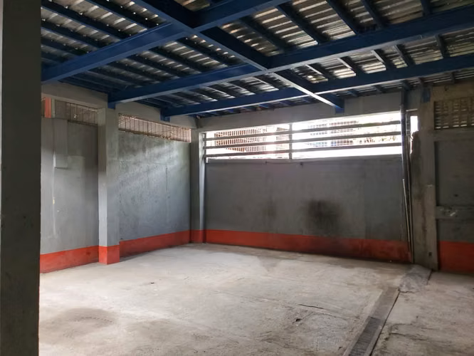 SL-Vendo propiedad en Avenida Bolivar