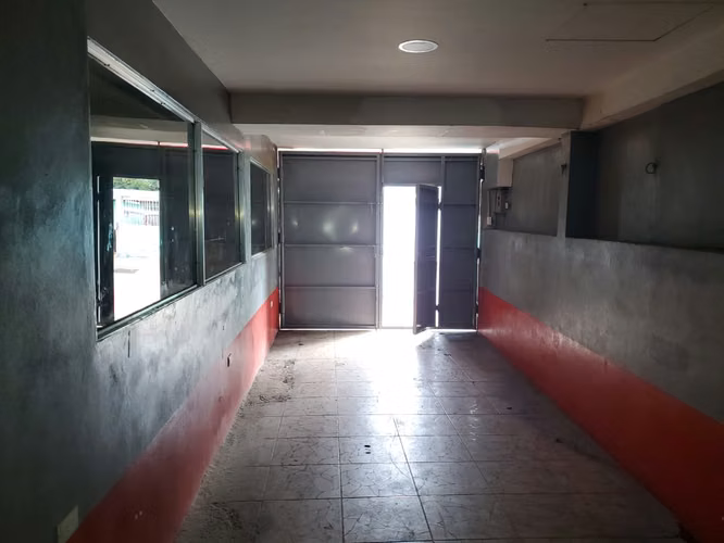 SL-Vendo propiedad en Avenida Bolivar