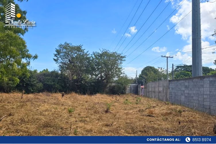 Terreno en Venta en Las Colinas-LL