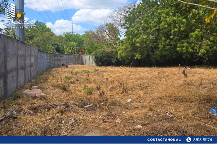 Terreno en Venta en Las Colinas-LL