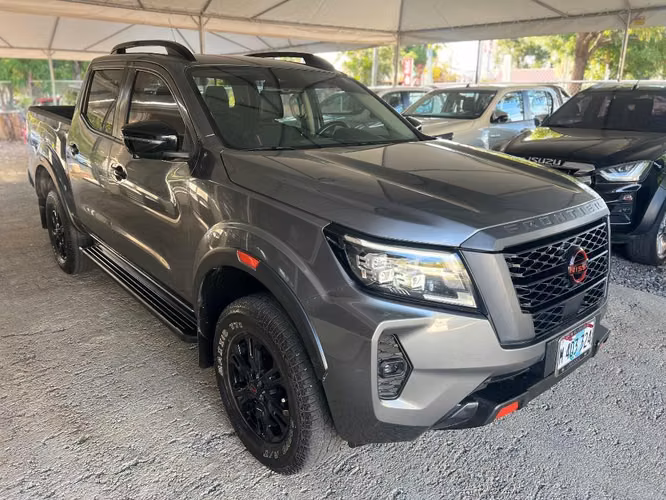 Nissan Frontier pro 4x