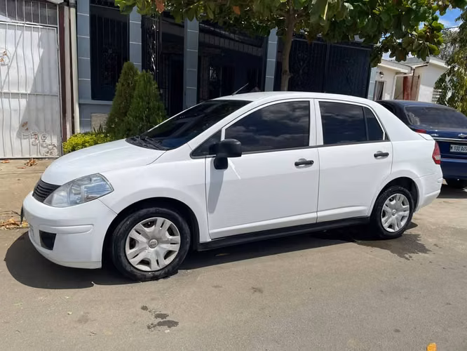Nissan Tiida 2015