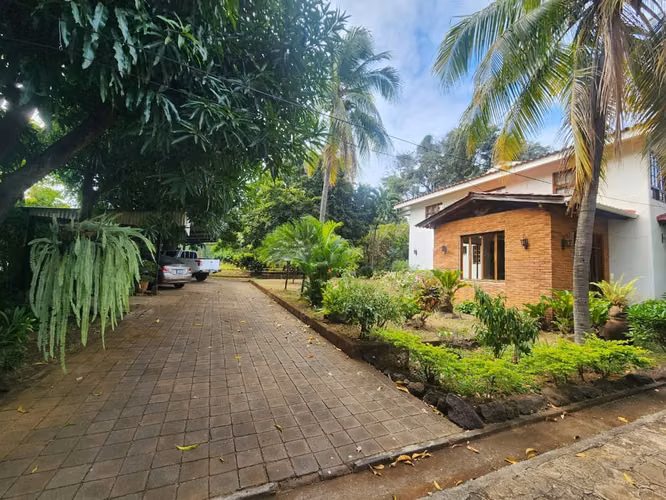 KW - Venta de casa en Reparto Santa Isabel, km 10.5 Carretera Sur.
