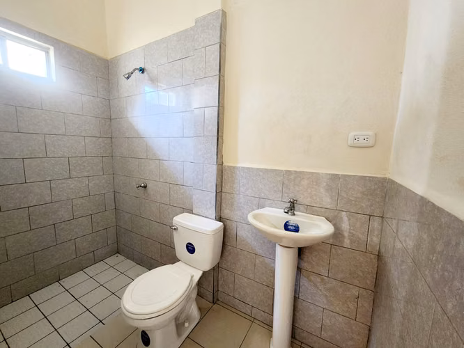 VILLA MIGUEL GUTIERREZ. BONITA CASA EN VENTA. - Imagen 15