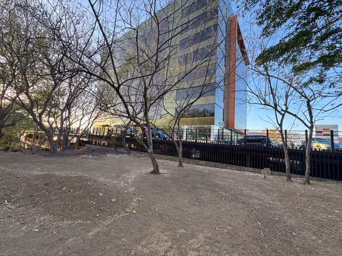KW - Venta, terreno cercano a la avenida Jean Paul Genie y banco AVANZ