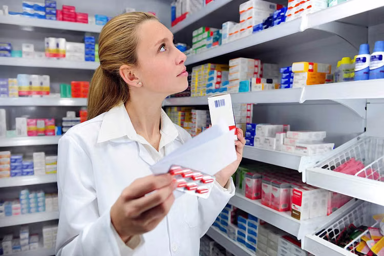 VACANTE DISPONIBLE: SE REQUIERE AUXILIAR DE FARMACIA (CON EXPERIENCIA) SECTOR CARRETERA NORTE-MANAGUA