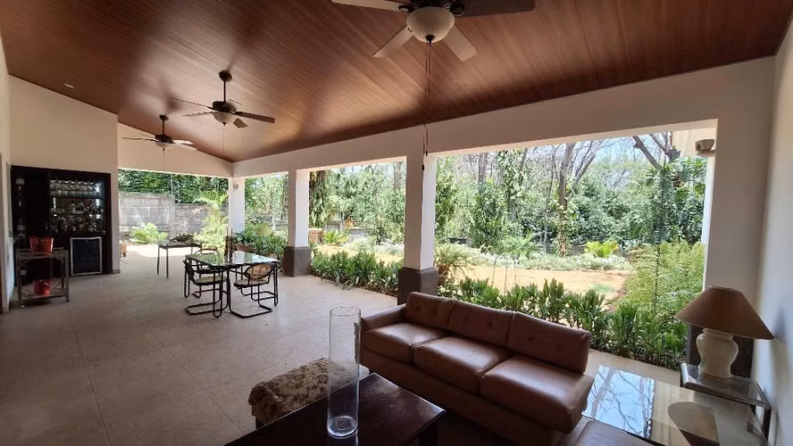 Vendo casa en carretera Sur