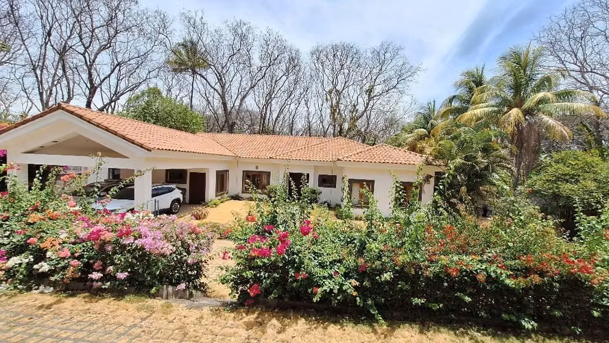 Vendo casa en carretera Sur