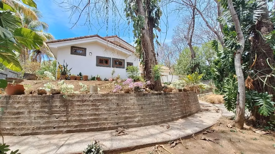 Vendo casa en carretera Sur