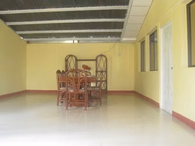 Casa Esquinera Amplia en Venta en Residencial Seguro