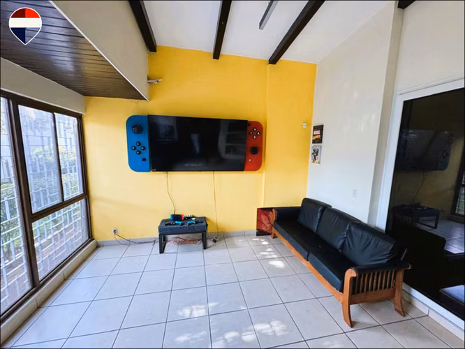Versátil Propiedad Comercial en Los Robles