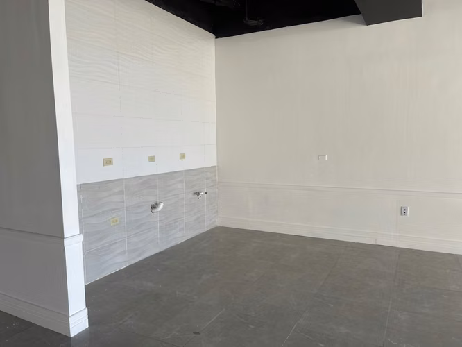 OPORTUNIDAD COMERCIAL EN OFICENTRO METROPOLITANO Carretera a Masaya