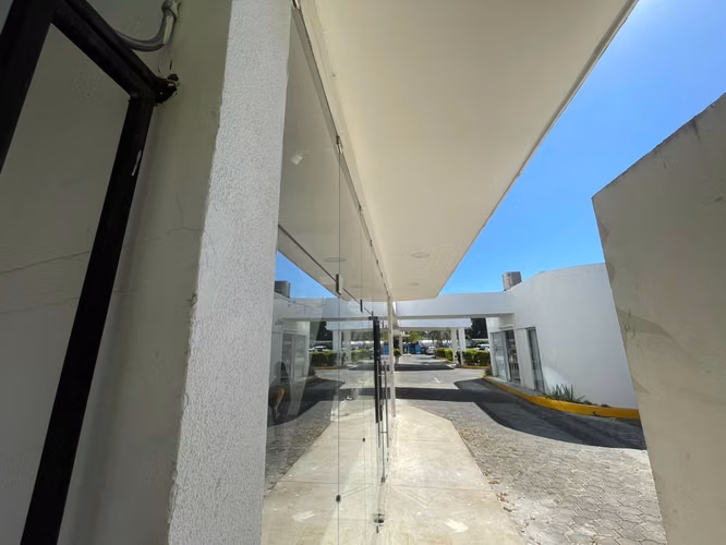 OPORTUNIDAD COMERCIAL EN OFICENTRO METROPOLITANO Carretera a Masaya