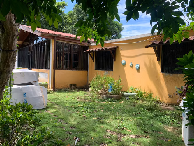 EB-Selling house in New Leon Road km 9