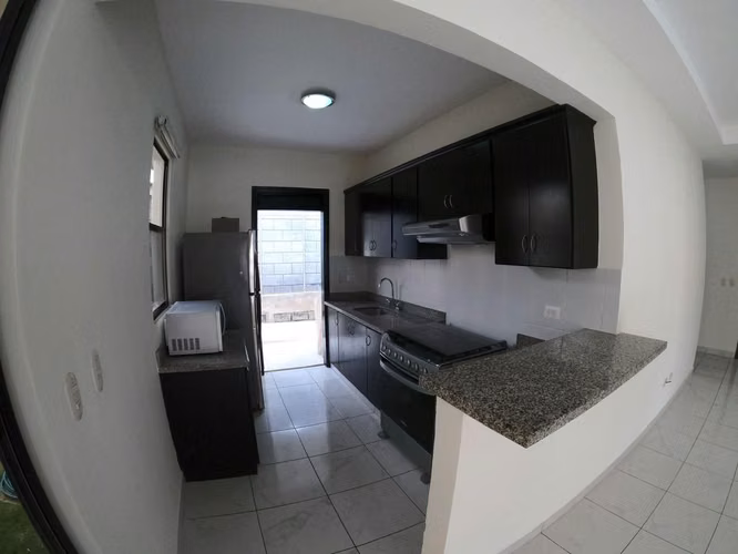 AG- Casa de un piso en residencial privado sector Las Cumbres - Imagen 4