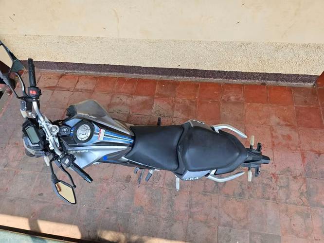 Moto Genesis CR - Imagen 5