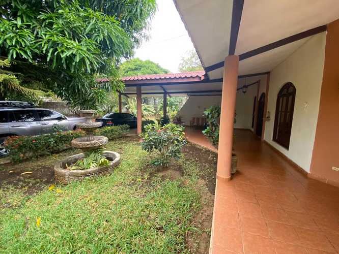 Venta de casa  en Carretera Vieja a León